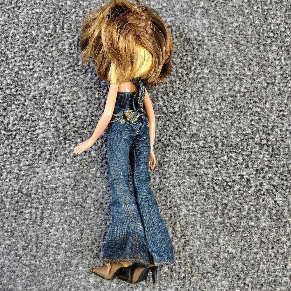 Y2K Yasmin bratz doll